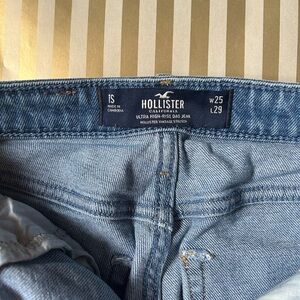 Hollister Women’s Ultra High-Rise Dad Jean